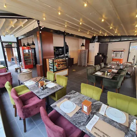 Apart Otel Academia 3*