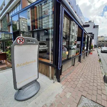 Academia Aparthotel