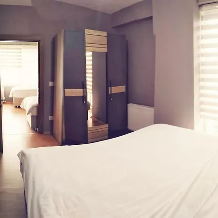 Academia Aparthotel *