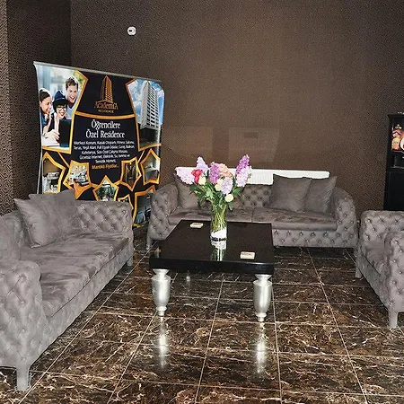 Academia Aparthotel 3*