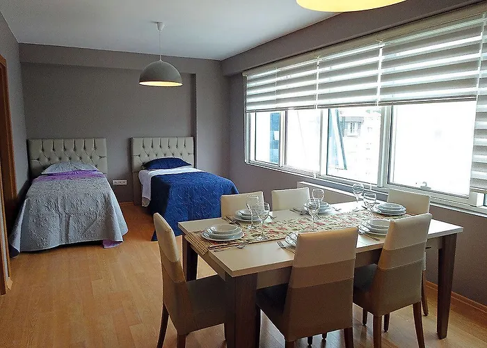 Academia Aparthotel 3*