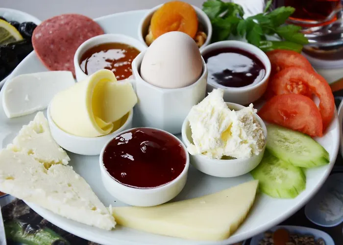 Academia Aparthotel 3*