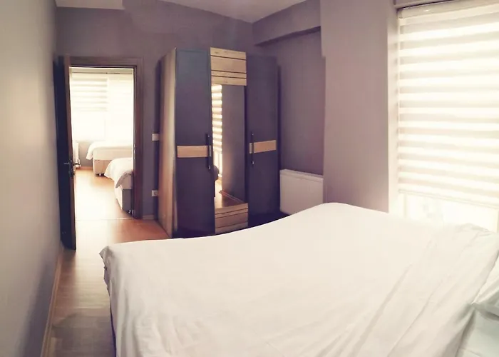 Academia Aparthotel 3*